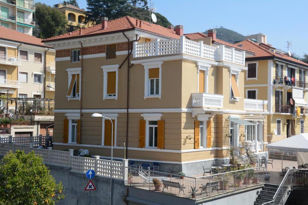 Hotel Ines Varazze Extérieur photo